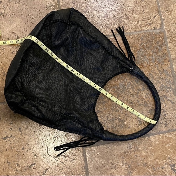 DV Large Black Bag with Tassel - Picture 5 of 10